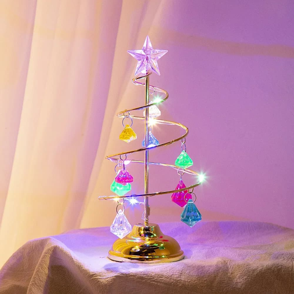 Żelazna choinka LED z kryształkami – lampka nocna